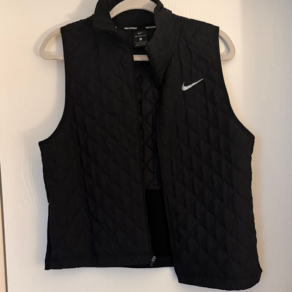 Nike Women's Black Quilted Vest Aerolayer